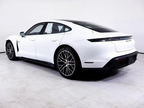 2024 Porsche Taycan GTS