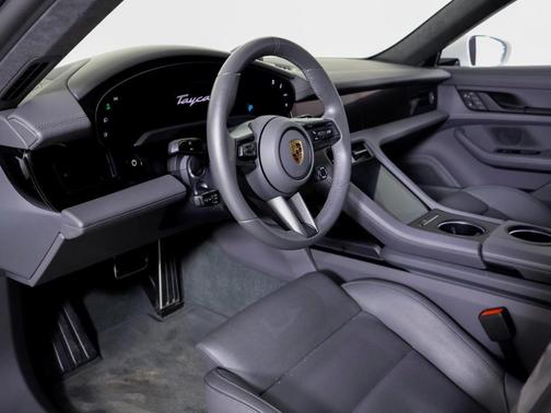 2024 Porsche Taycan GTS