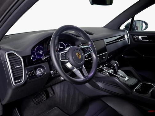 2021 Porsche Cayenne Base