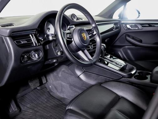 2022 Porsche Macan S