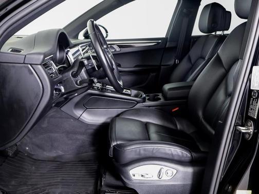 2022 Porsche Macan S