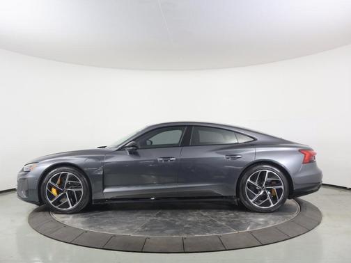 2023 Audi RS e-tron GT Base