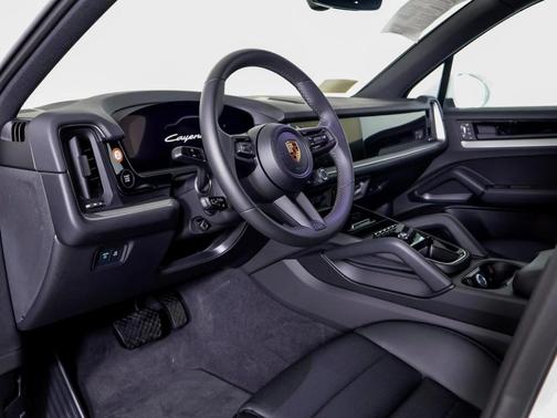 2025 Porsche Cayenne Base