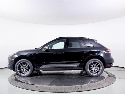 2025 Porsche Macan T
