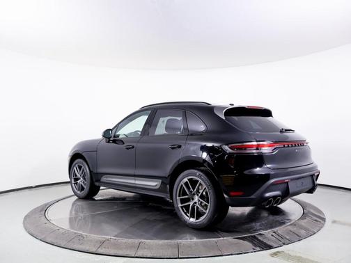 2025 Porsche Macan T