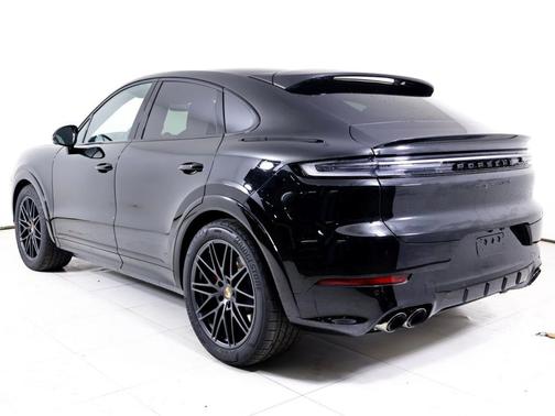 2026 Porsche Cayenne GTS