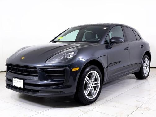 Volcano Grey Metallic 2022 Porsche Macan Base
