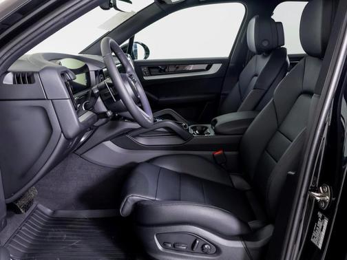 2025 Porsche Cayenne Base