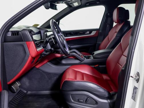 2024 Porsche Cayenne S