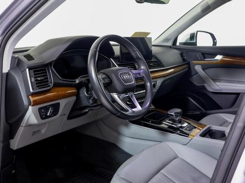 2023 Audi Q5 45 S line quattro Premium