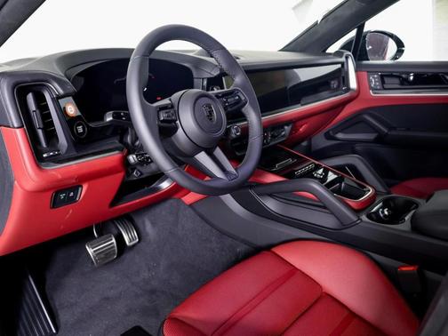 2025 Porsche Cayenne Turbo