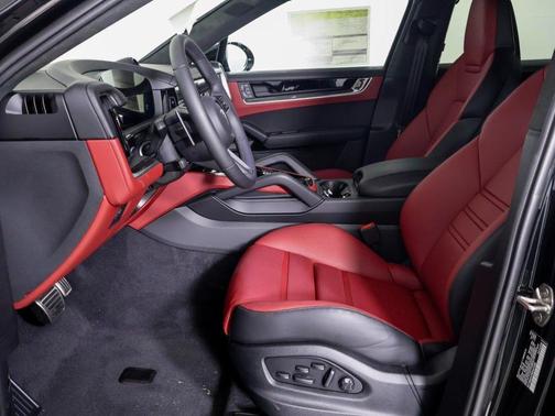 2025 Porsche Cayenne Turbo