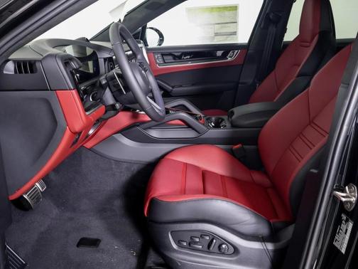 2025 Porsche Cayenne Turbo