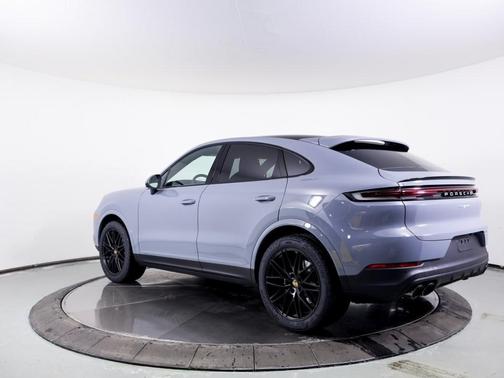 2025 Porsche Cayenne AWD