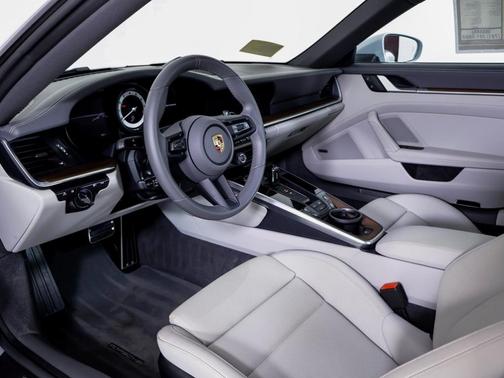 2024 Porsche 911 Carrera