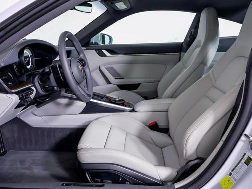 2024 Porsche 911 Carrera