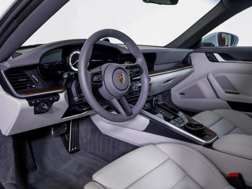 2024 Porsche 911 Carrera