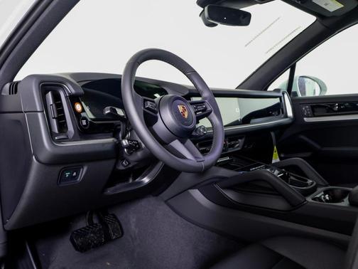 Chalk 2026 Porsche Cayenne Base