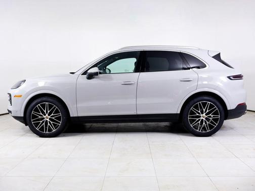 Chalk 2026 Porsche Cayenne Base