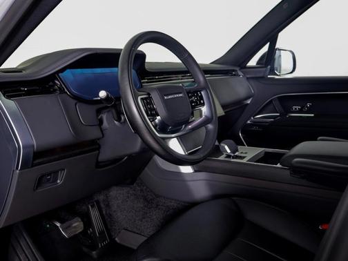 2025 Land Rover Range Rover P530 SE 7 Seat