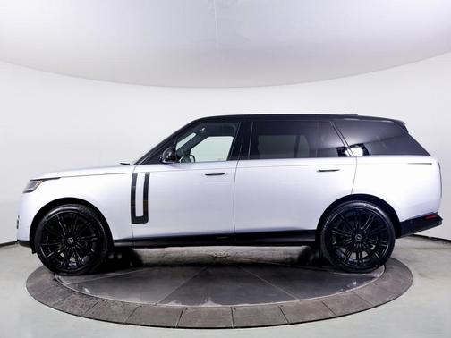 2025 Land Rover Range Rover P530 SE 7 Seat
