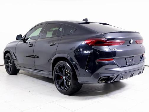 2021 BMW X6 M50i