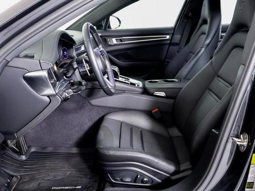 2023 Porsche Panamera 4 Platinum Edition
