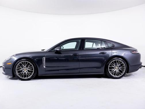2023 Porsche Panamera 4 Platinum Edition