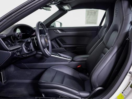 2024 Porsche 911 Carrera