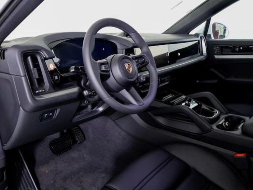 2025 Porsche Cayenne AWD