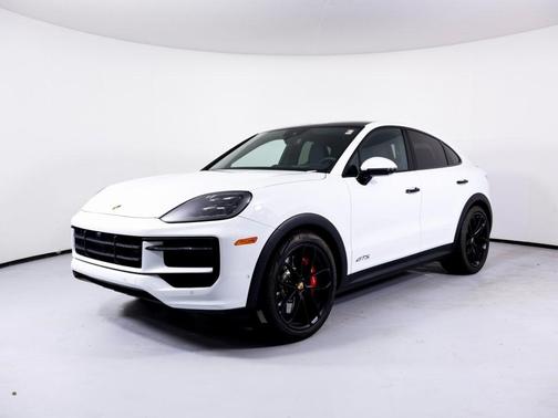 2025 Porsche Cayenne GTS