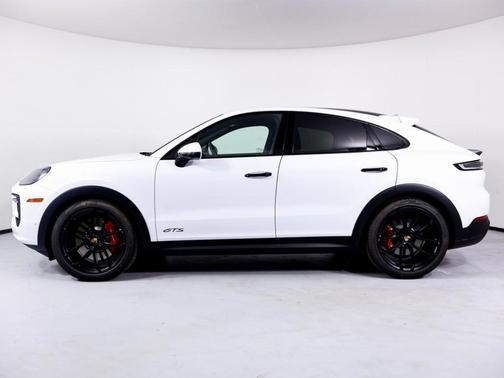 2025 Porsche Cayenne GTS