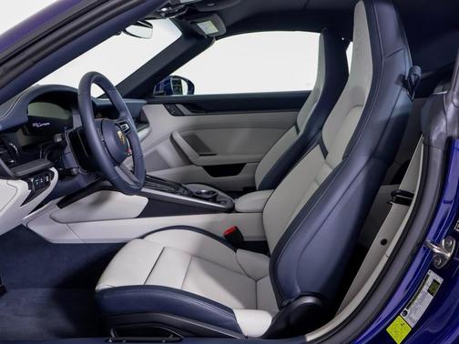 2025 Porsche 911 Carrera