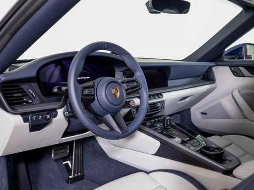 2025 Porsche 911 Carrera