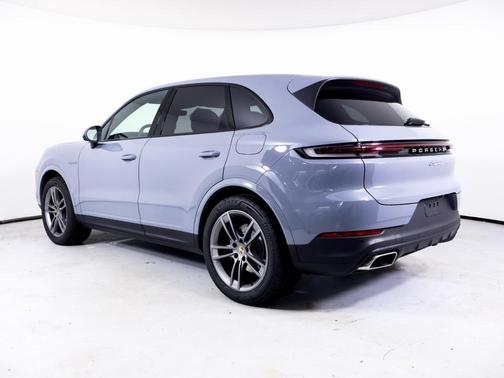 2025 Porsche Cayenne AWD