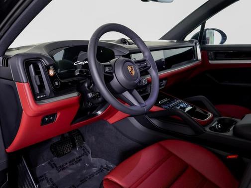 2025 Porsche Cayenne Base