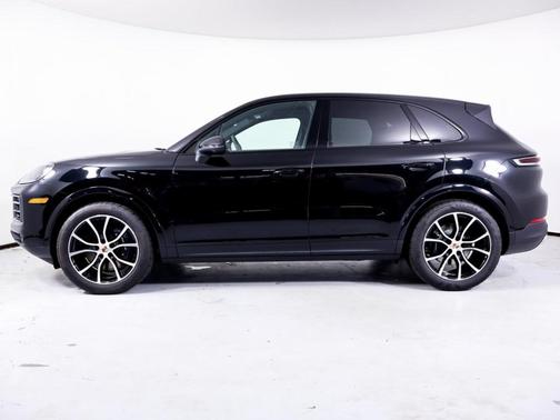 2025 Porsche Cayenne Base