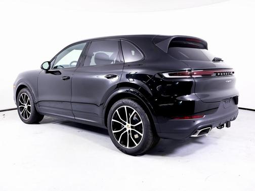 2025 Porsche Cayenne Base
