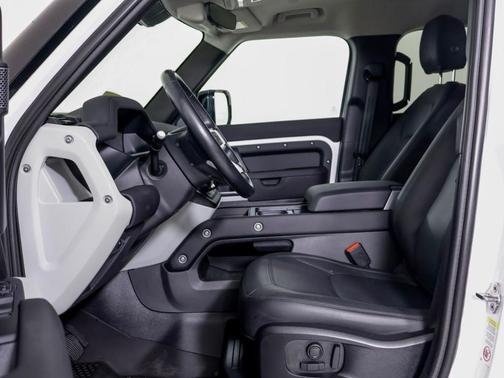 Fuji White 2024 Land Rover Defender 110 S