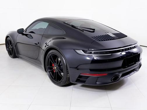 2024 Porsche 911 Carrera 4 GTS