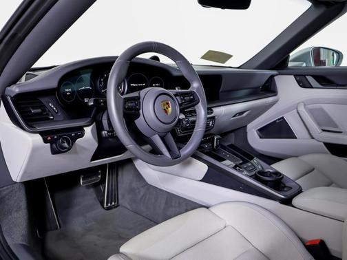 2022 Porsche 911 Carrera S