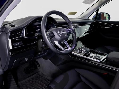 2023 Audi Q7 55 Premium Plus