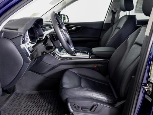 2023 Audi Q7 55 Premium Plus