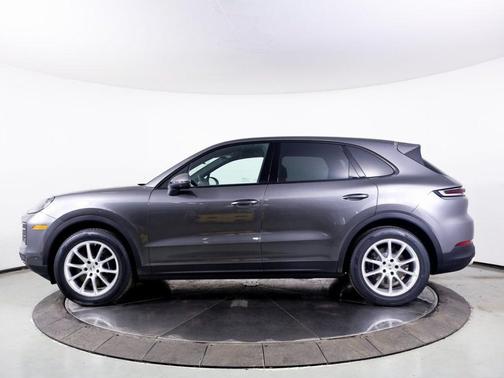 2025 Porsche Cayenne Base