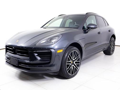 Volcano Grey Metallic 2026 Porsche Macan