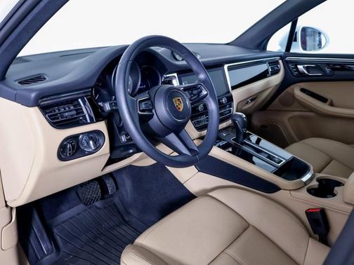 2023 Porsche Macan S