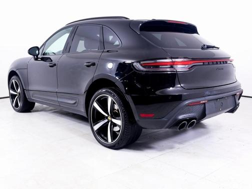 2022 Porsche Macan Base