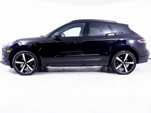 2022 Porsche Macan Base