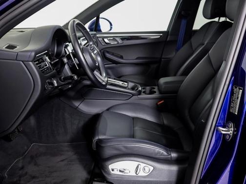 2023 Porsche Macan 