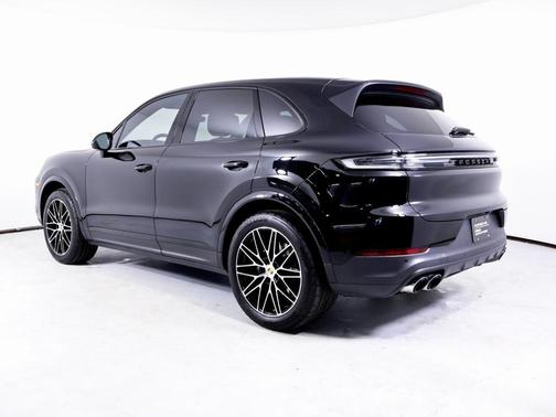 2024 Porsche Cayenne Base